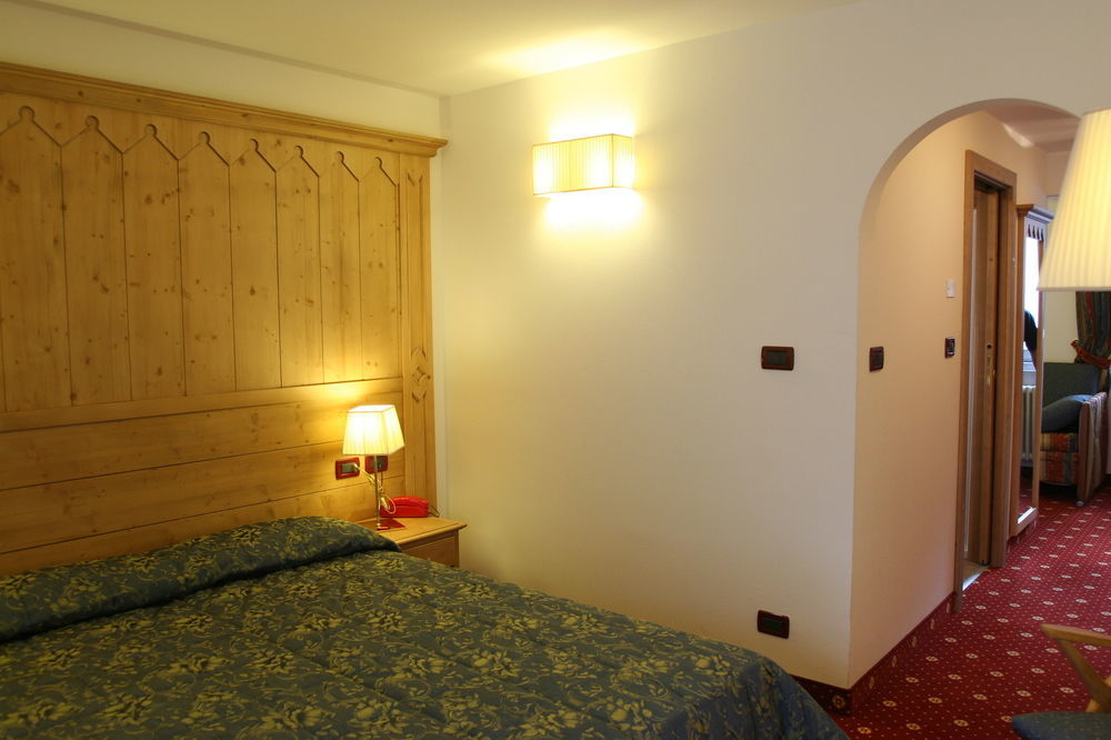 Gh Hotel Monzoni Pozza di Fassa Exterior photo